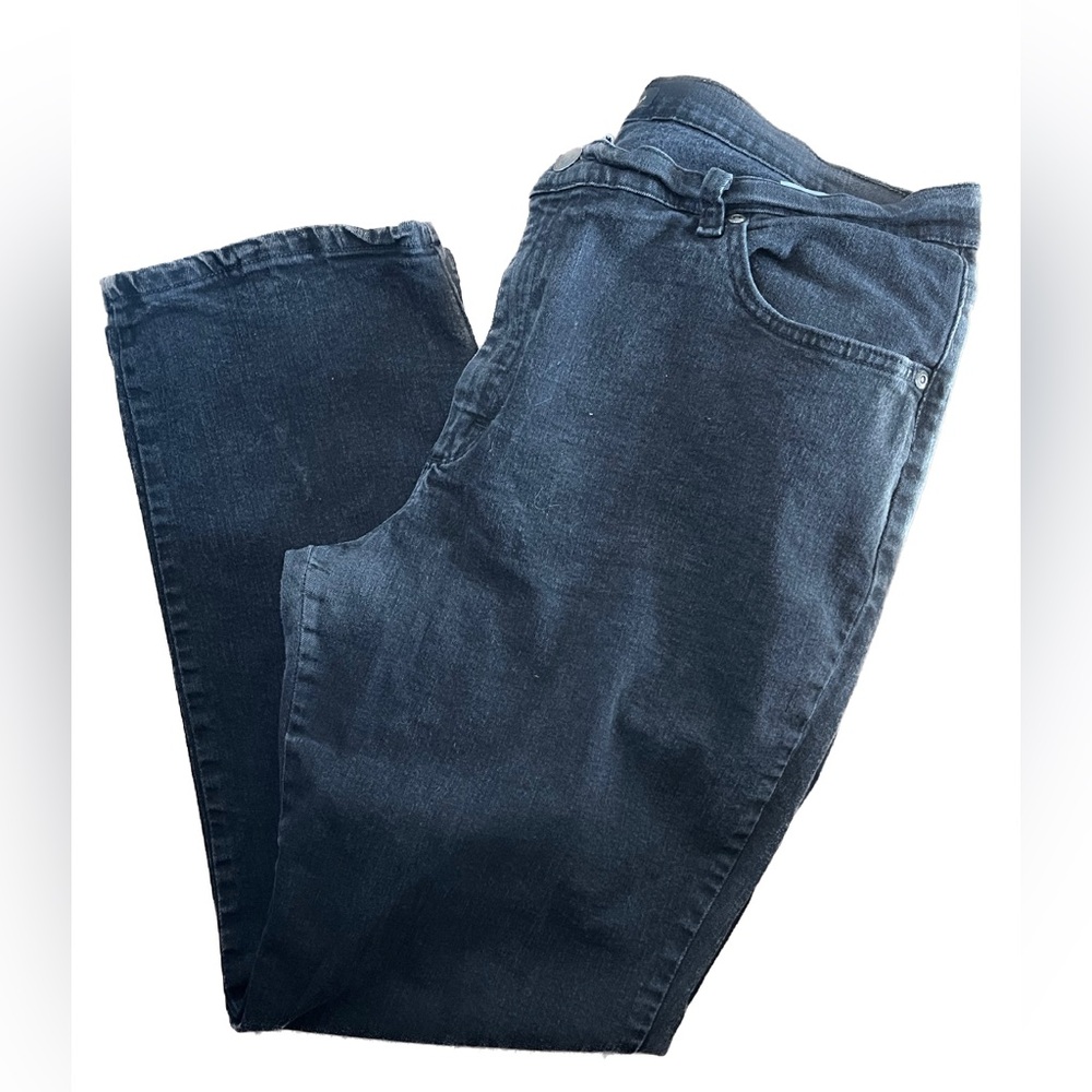 Lee relaxed fit straight leg mid rise black , dark wash Jeans size 18 short